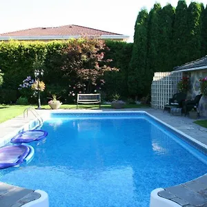 The Stone Hedge Canada